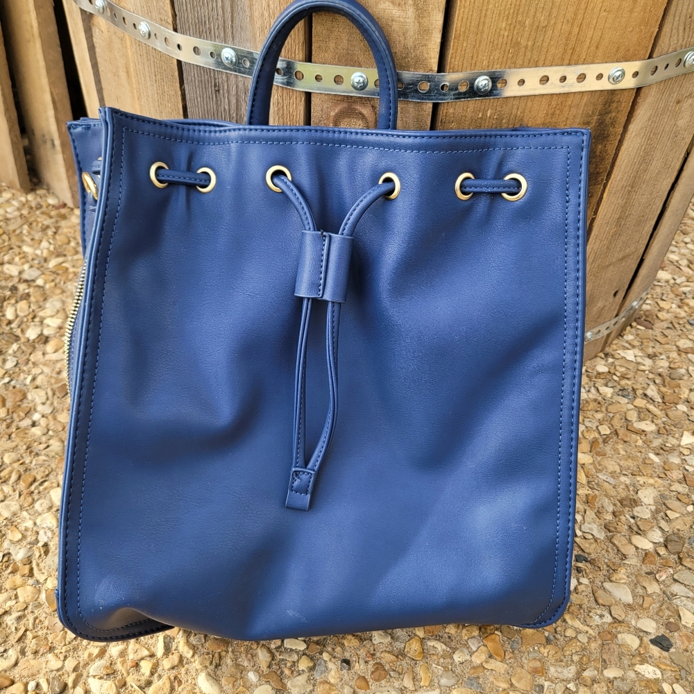 Blue Mode Luxe Purse In New Without Tags Condition